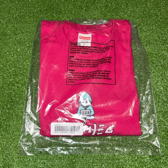 Supreme Alien Tee🆕 - Picture 3 of 7
